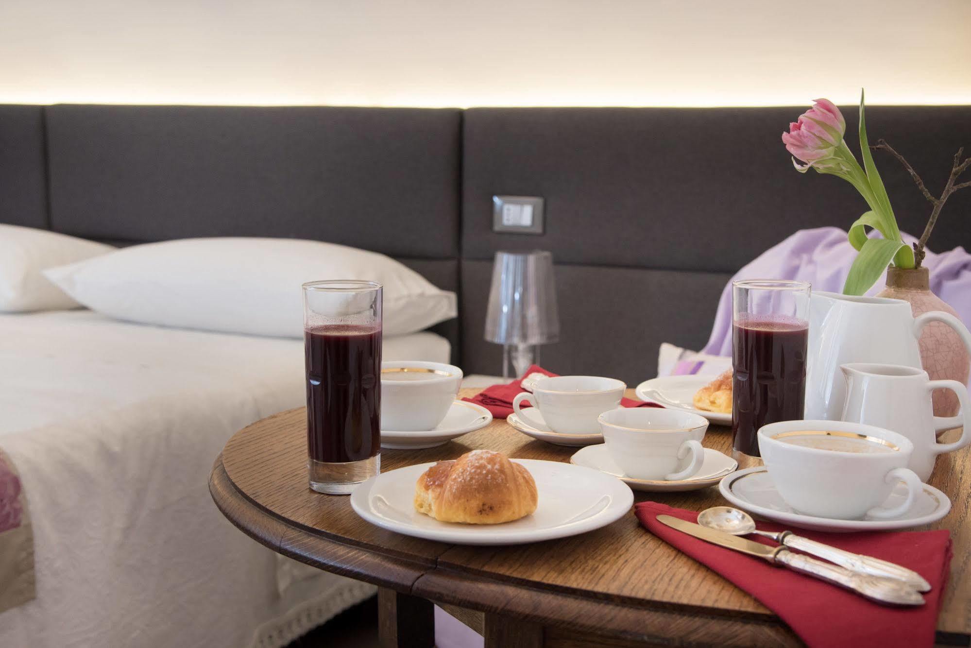 Approdo Ripetta Bed & Breakfast Рим Екстериор снимка
